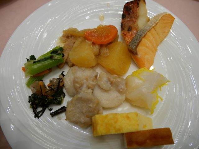 朝食は混雑します_シェラトン・グランデ・トーキョーベイ・ホテル グランカフェ