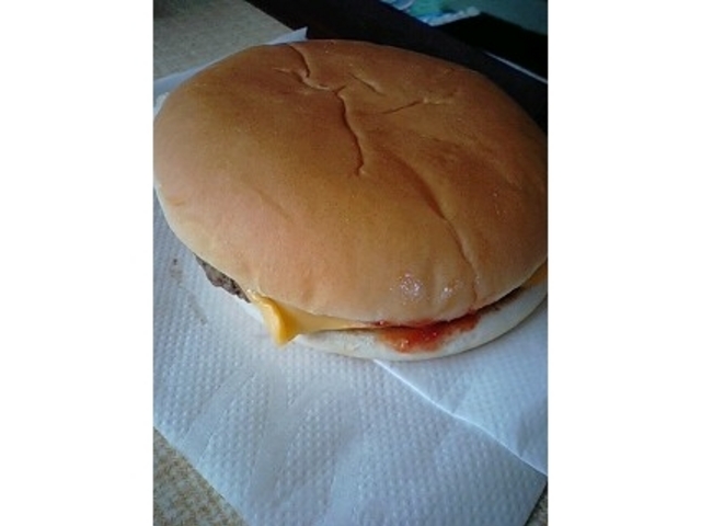 チーズバーガー_マクドナルド19号塩尻店