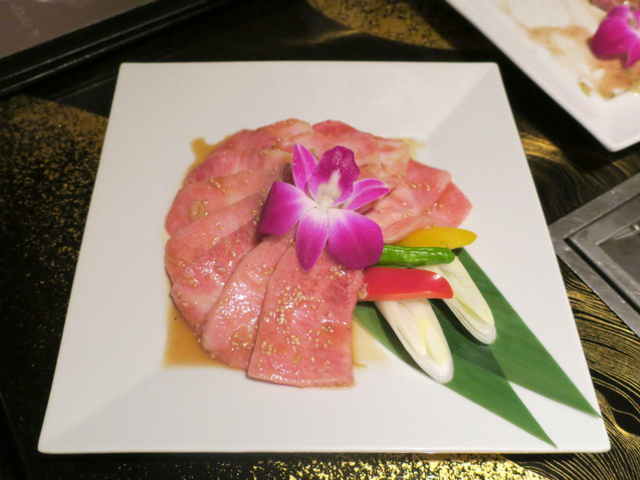 綺麗に盛られたお肉_叙々苑 游玄亭 西麻布本館