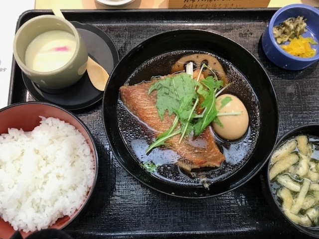 煮魚定食_すし屋銀蔵 新宿NSビル店
