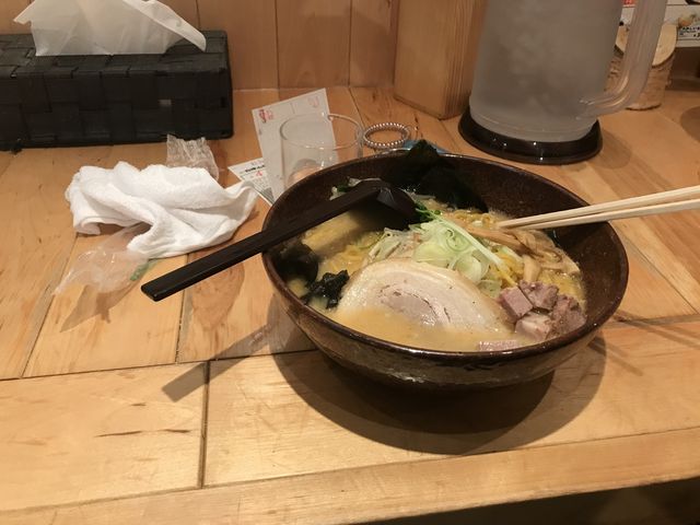 ラーメンは美味しい_白樺山荘・新千歳空港店