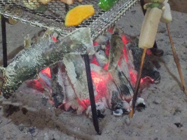田楽は串に刺してある_陽目の里・名水茶屋
