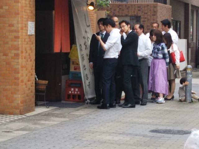 丸の内二丁目、通称小田原町通りにある_千力