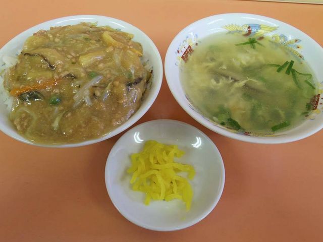 ご飯(みそをかけました)、スープ、漬物_ミンミン
