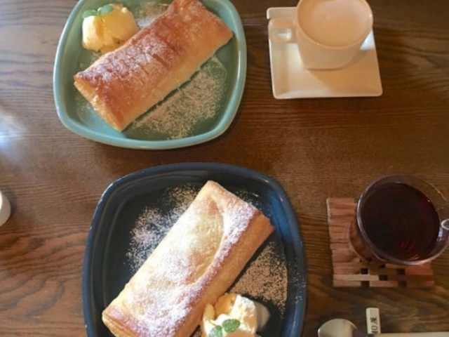 大きさにびっくりなパイ。ハーフサイズもありました。_Cafe OMO屋 (おもや)