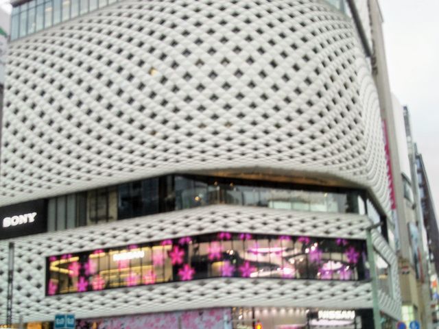 『桜咲く』。_銀座プレイス