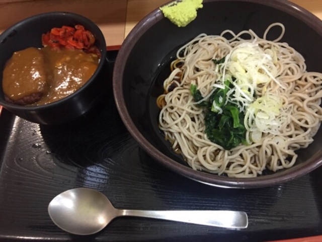 ハンバーグカレーと蕎麦のセットです。_箱根そば 本陣店