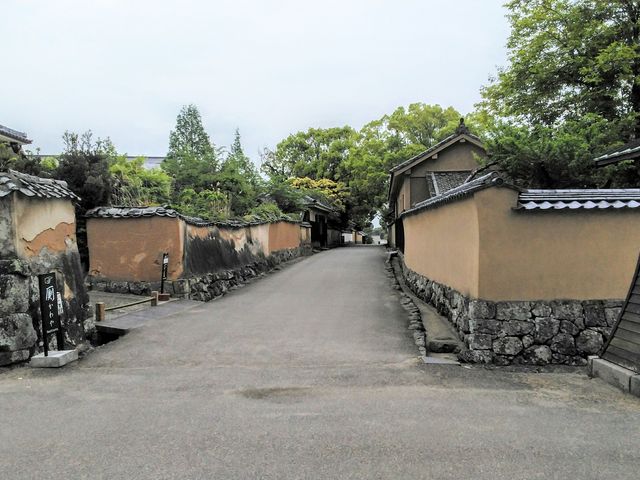 壁の漆喰が剥がれも、時代を感じさせます。_北台武家屋敷跡