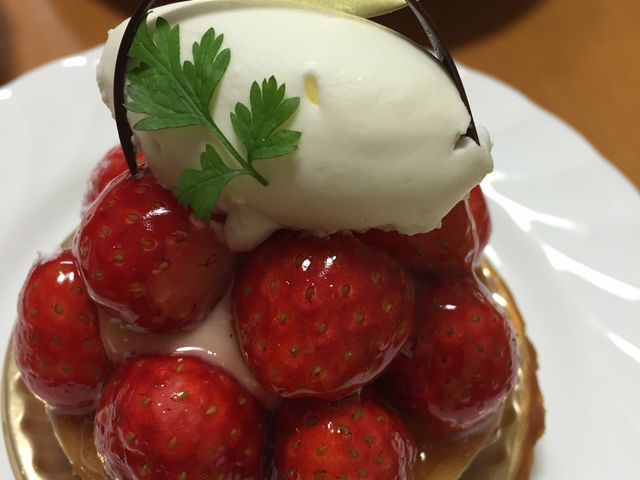 ケーキのビジュアルもいい_エドベーカリー