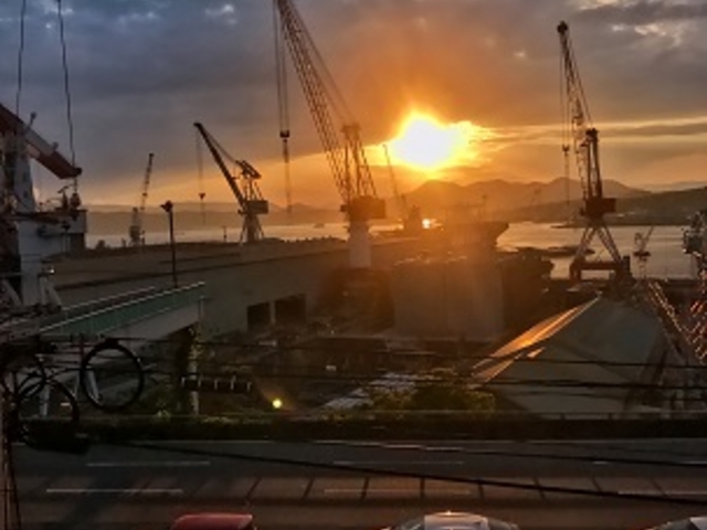 歴史の見える丘から見た夕陽。_歴史の見える丘
