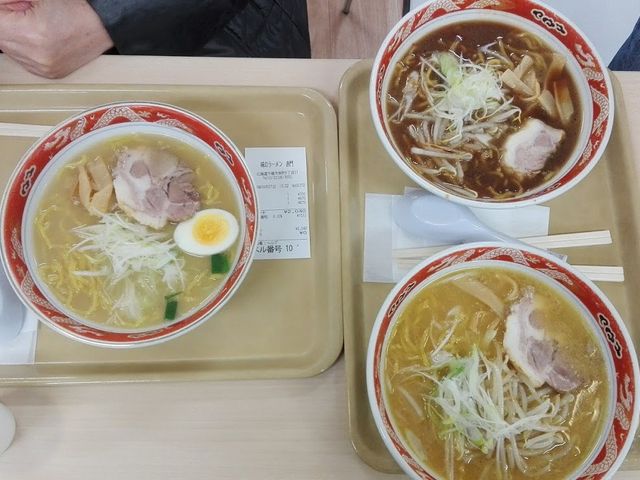 3種類頼みました♪
個人的には塩が好きです^^_味のラーメン赤門