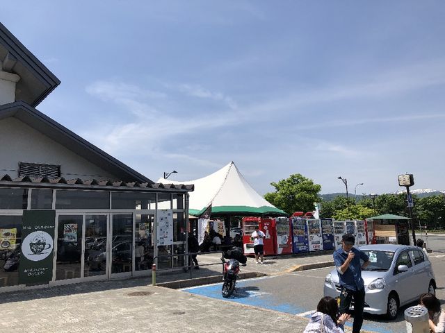 賑わう道の駅_道の駅 いいで めざみの里観光物産館