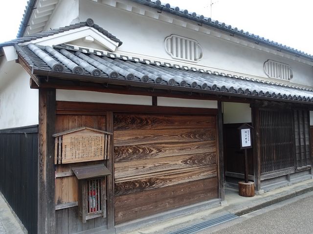 歴史を感じる門構えです_音村家住宅