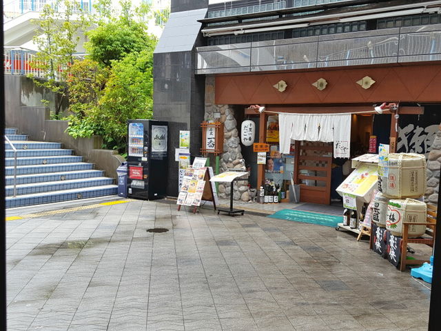 メニュー見てると、お店の人が出てきて説明してくれますよ_千里一番