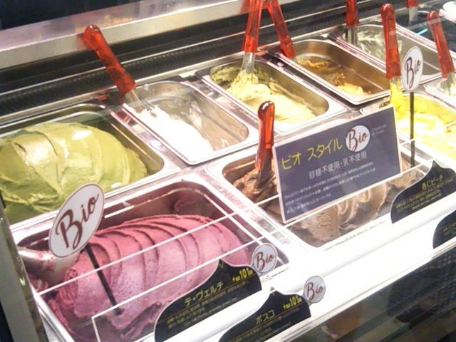 『ルチアーノ・プランタン(マロニエゲート)銀座店』。_ルチアーノ・プランタン銀座店
