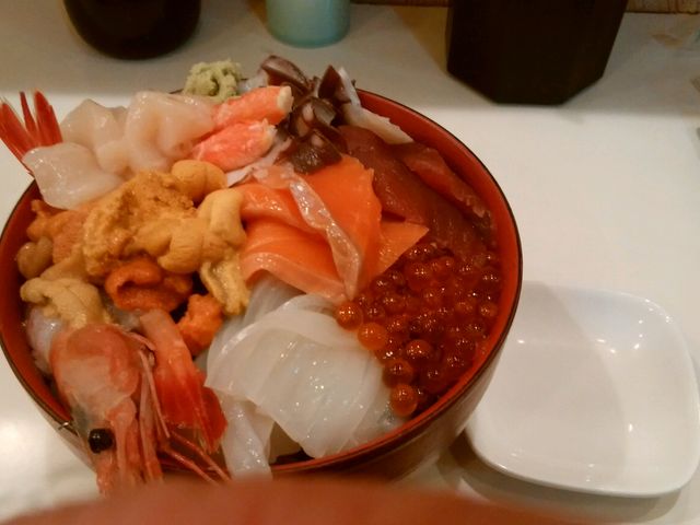 色とりどりの海鮮丼 マジ旨い_茶夢