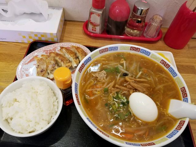 ラガーラーメン、餃子、ライス 旨すぎる もう、満足です サイコーです_大連
