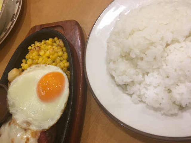 イタリアンハンバーグです。_サイゼリヤ四谷三丁目店