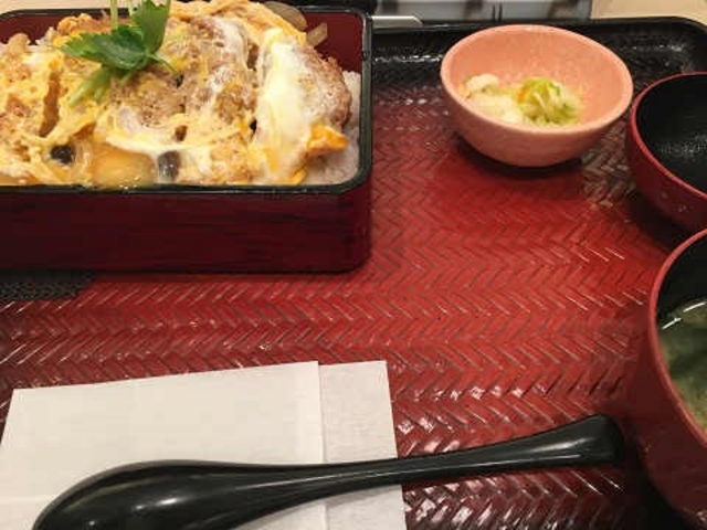 カツ重です。_大戸屋・神田小川町店