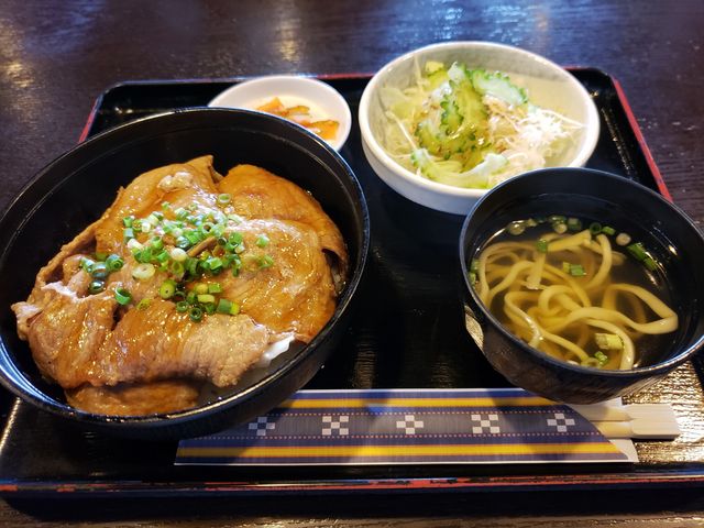 ランチ_百年古家 大家 うふやー