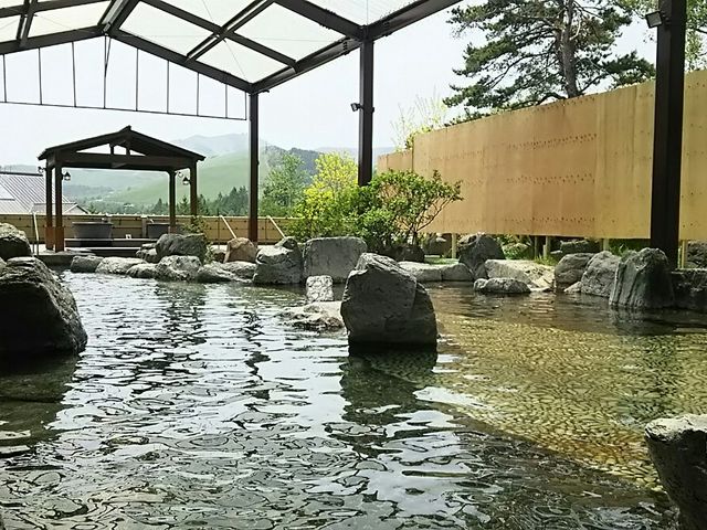 大露天風呂です。_白樺リゾート 池の平ホテル&リゾーツ