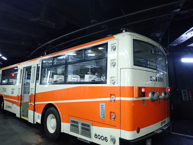 立山トンネルトロリーバス