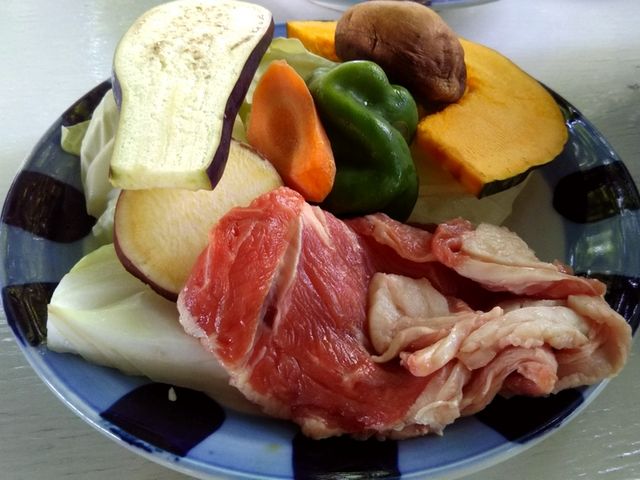 こちらは「牛」コース。お肉以外は「豚」コースと同じ。こちらもお肉が大きくてコスパが高い。_観光葡萄園 古柏園