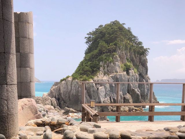 一番上の展望台露天風呂から撮った写真です。_湯の浜露天温泉