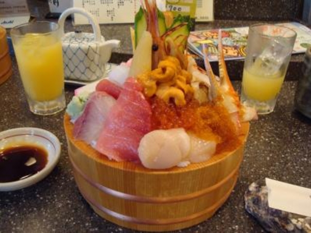 桶ちらし_まぐろ茶家