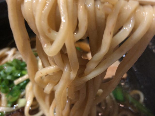 麺は太麺_めん屋 一心 茨木店