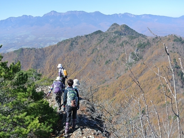 天狗山から男山を望む_天狗山