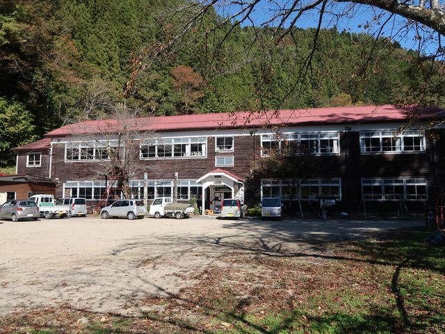 校舎外観_旧木沢小学校