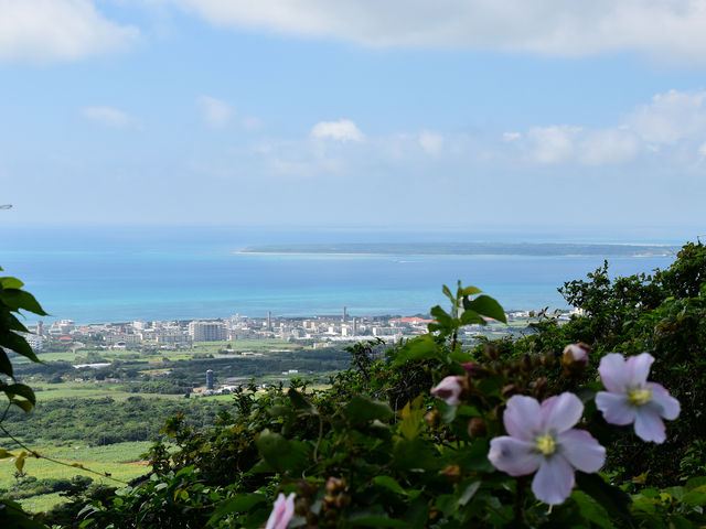エメラルドの海を見る展望台_バンナ公園