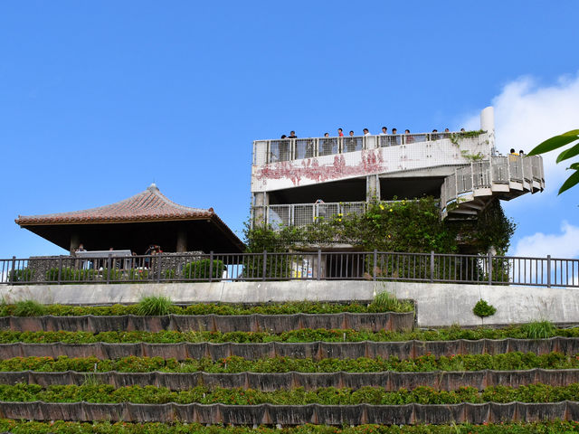 エメラルドの海を見る展望台_バンナ公園