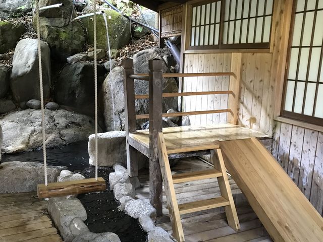 滑り台やブランコのある貸切風呂_槍見の湯 槍見館