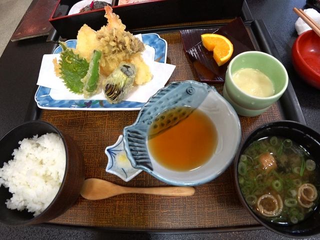 道の駅にあるレストランで天ぷら定食を食べました。_あわくらんど・道の駅