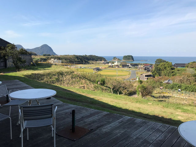 やや高台にあり、気持ちの良い景観が楽しめます。_宇川温泉よし野の里