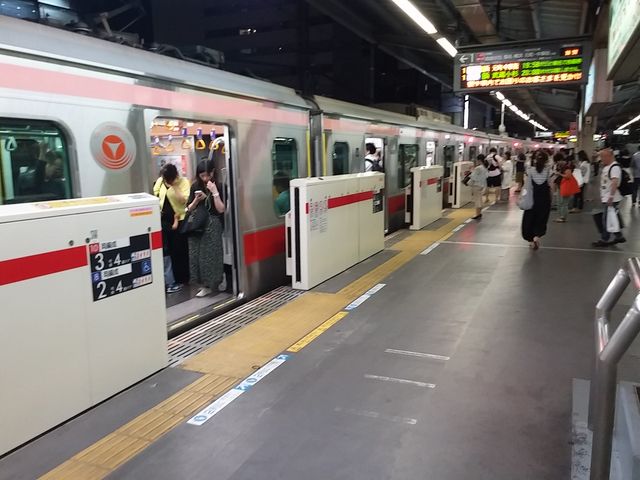 新宿三丁目駅_東京メトロ副都心線 新宿三丁目駅