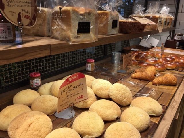 店内_ハートブレッドアンティーク 博多駅マイング店