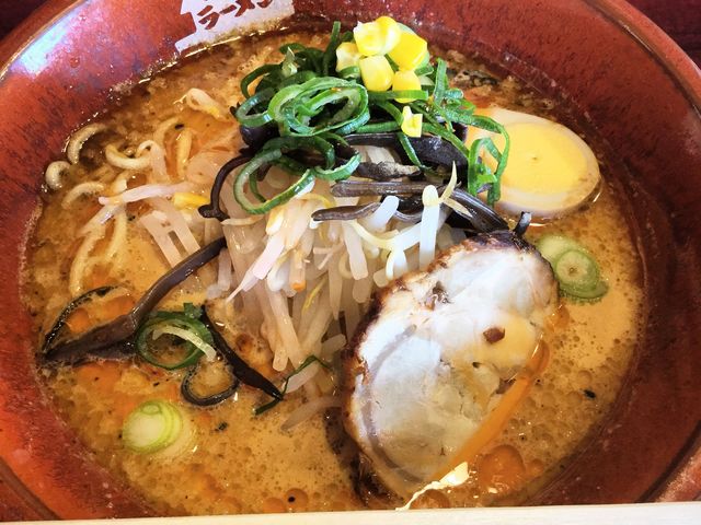 おおぶり叉焼がジューシーで美味い!_屋台ラーメン