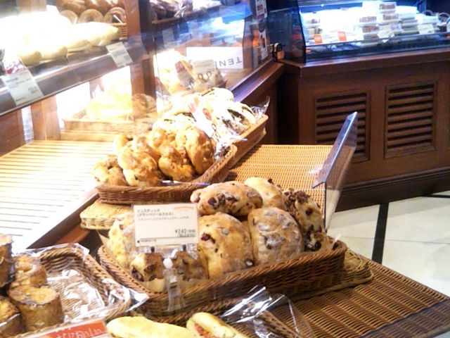 『サンジェルマン タンドレス 有楽町イトシア店』。_サンジェルマン タンドレス 有楽町イトシア店