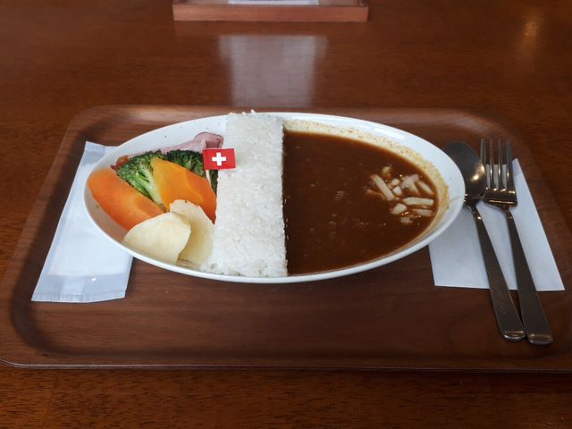 ダム放流カレー_レストラン 白い滝