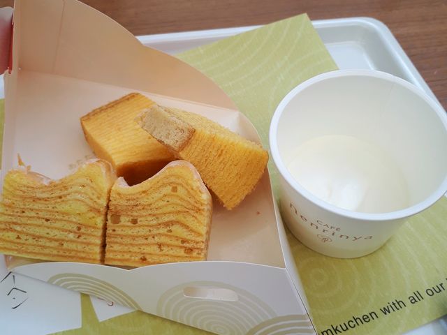 ホットバームクーヘン_Cafeねんりん家 羽田空港店