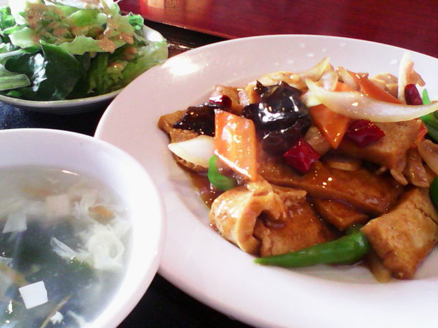 日替わりメニュー。手軽にがっつり食べていくのに重宝しました。_王さん私家菜 上野店