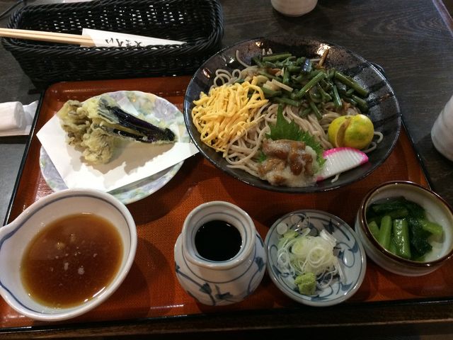 期間限定?すだち蕎麦だったと思う…_やまへい