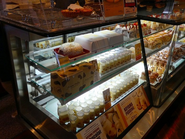 店内の状況_PATISSIER eS KOYAMA(パティシエ エス コヤマ)