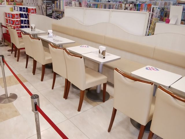 席数多いです_サーティワンアイスクリーム静岡竜南店(31 Baskin-Robbins)