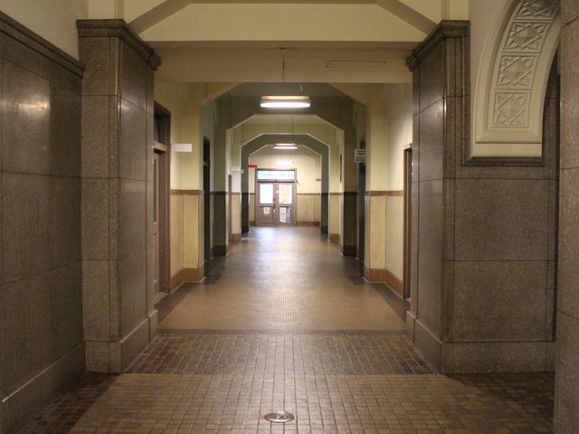1階廊下_名古屋市役所本庁舎