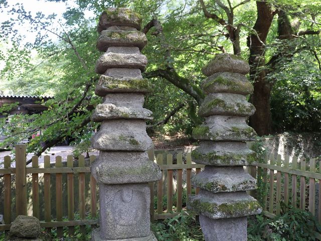 脇に石塔がありました。_神谷神社
