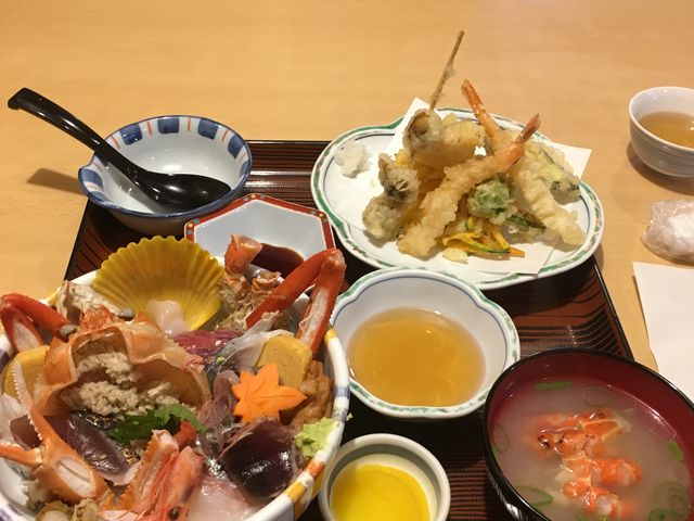 海鮮丼と天麩羅定食!_味処・民宿 まつや
